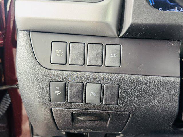 used 2019 Toyota Highlander Hybrid car, priced at $35,837