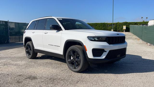 new 2024 Jeep Grand Cherokee car, priced at $48,580