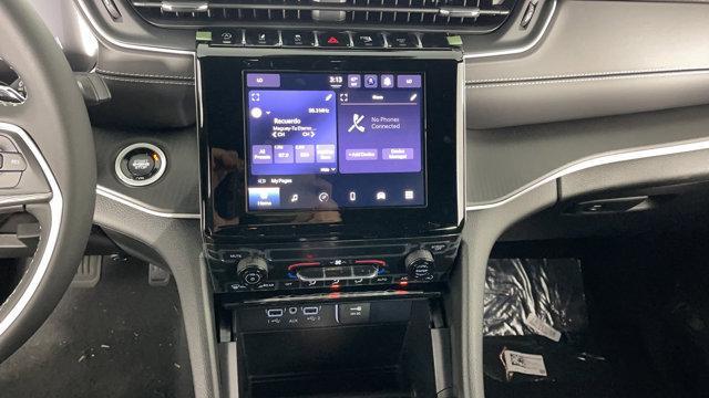 new 2025 Jeep Grand Cherokee L car, priced at $41,925