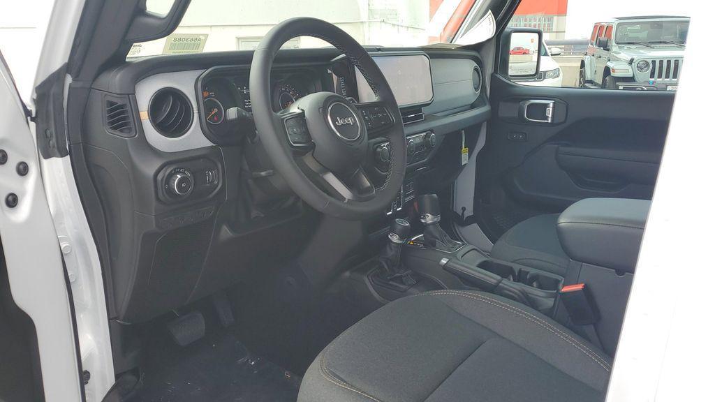 new 2025 Jeep Wrangler car, priced at $46,585