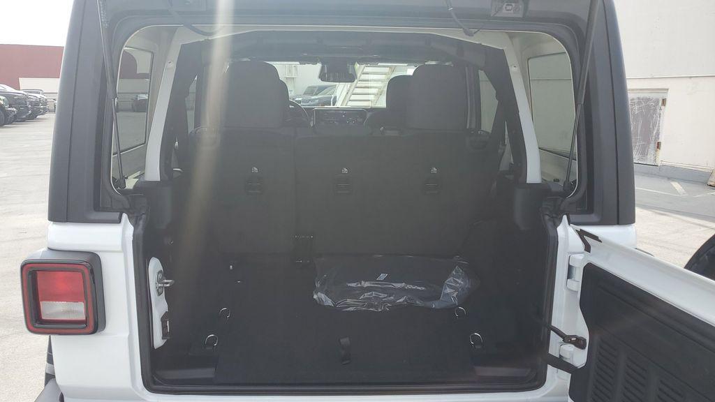 new 2025 Jeep Wrangler car, priced at $46,585