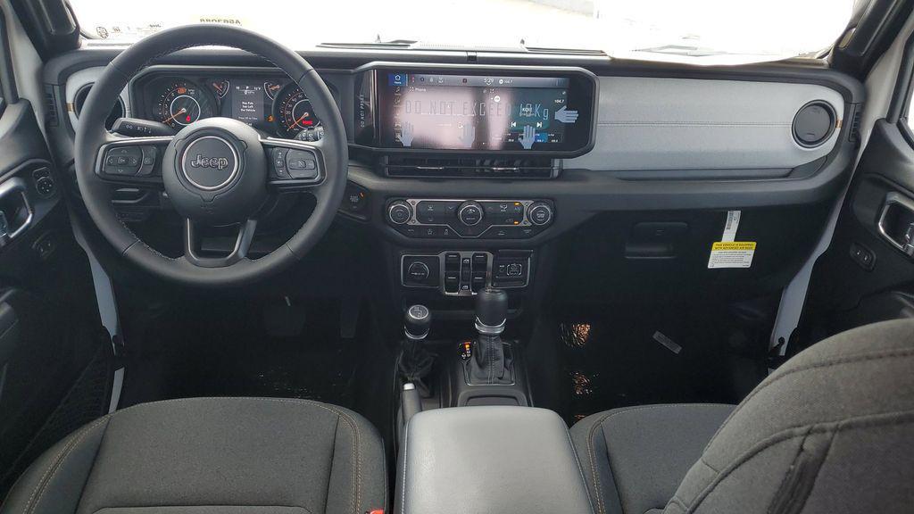 new 2025 Jeep Wrangler car, priced at $46,585