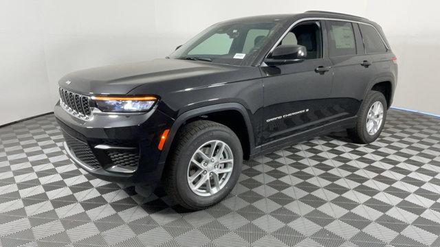 new 2025 Jeep Grand Cherokee car, priced at $40,175