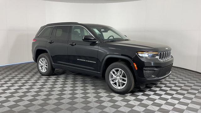 new 2025 Jeep Grand Cherokee car, priced at $40,175