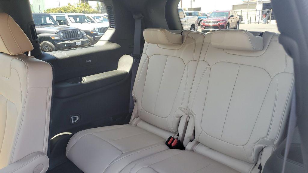 new 2025 Jeep Grand Cherokee L car, priced at $46,850