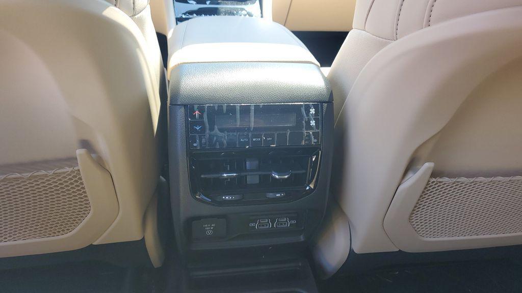 new 2025 Jeep Grand Cherokee L car, priced at $46,850
