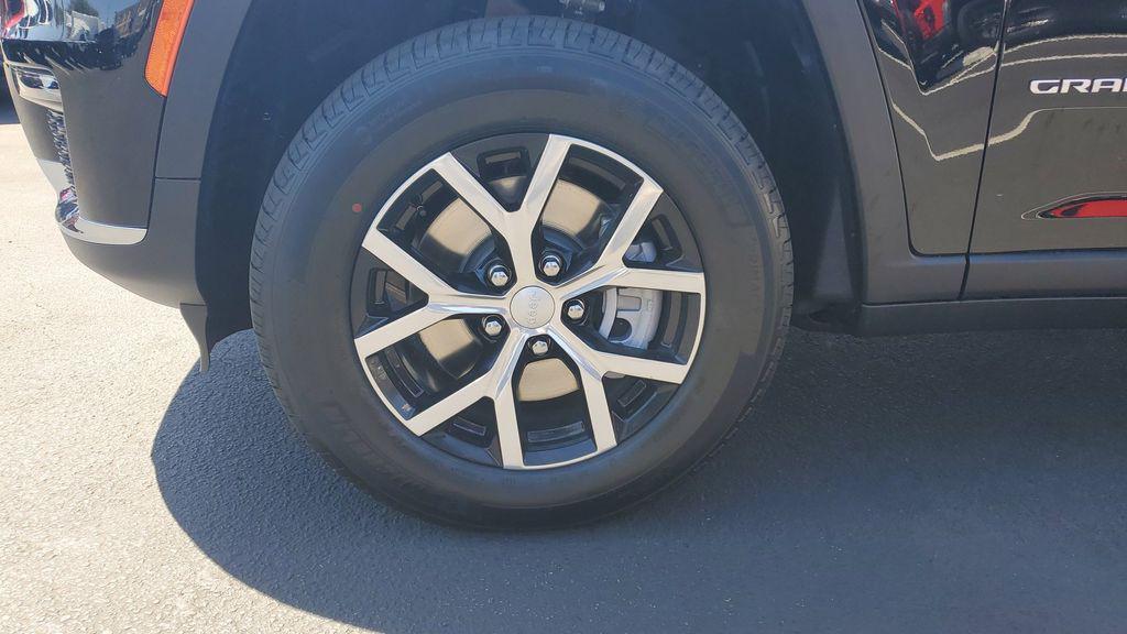 new 2025 Jeep Grand Cherokee L car, priced at $46,850