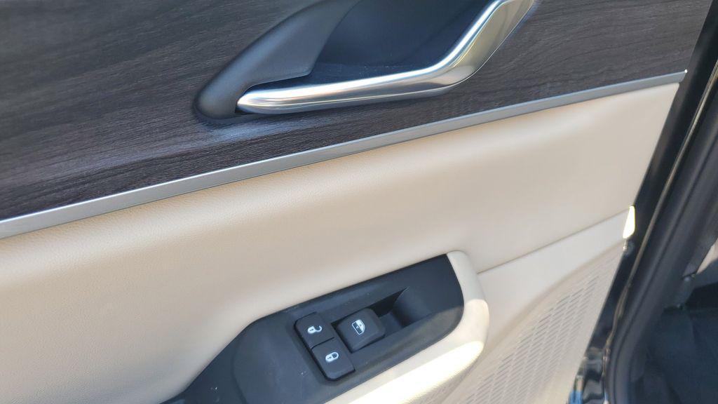 new 2025 Jeep Grand Cherokee L car, priced at $46,850