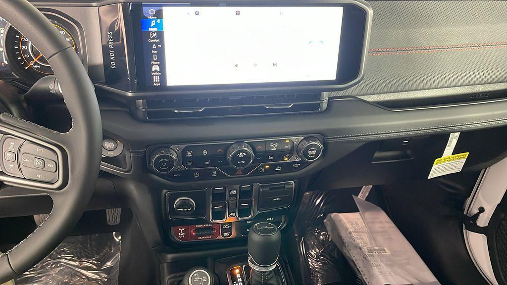 new 2025 Jeep Gladiator car, priced at $52,450