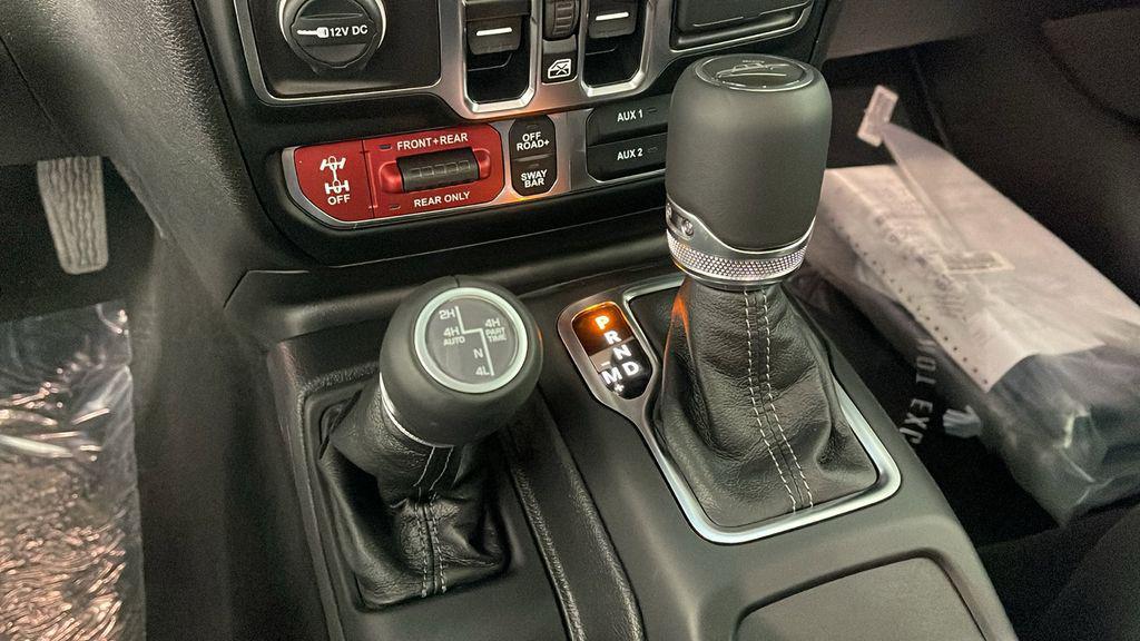 new 2025 Jeep Gladiator car, priced at $52,450