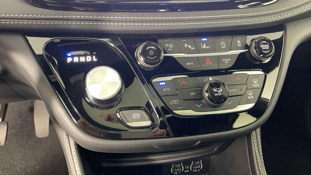 new 2025 Chrysler Pacifica car, priced at $47,150