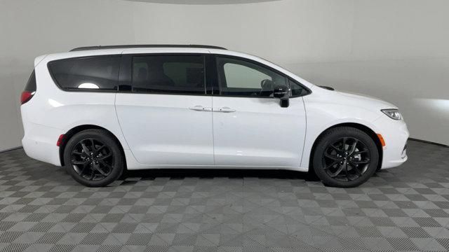 new 2025 Chrysler Pacifica car, priced at $52,545