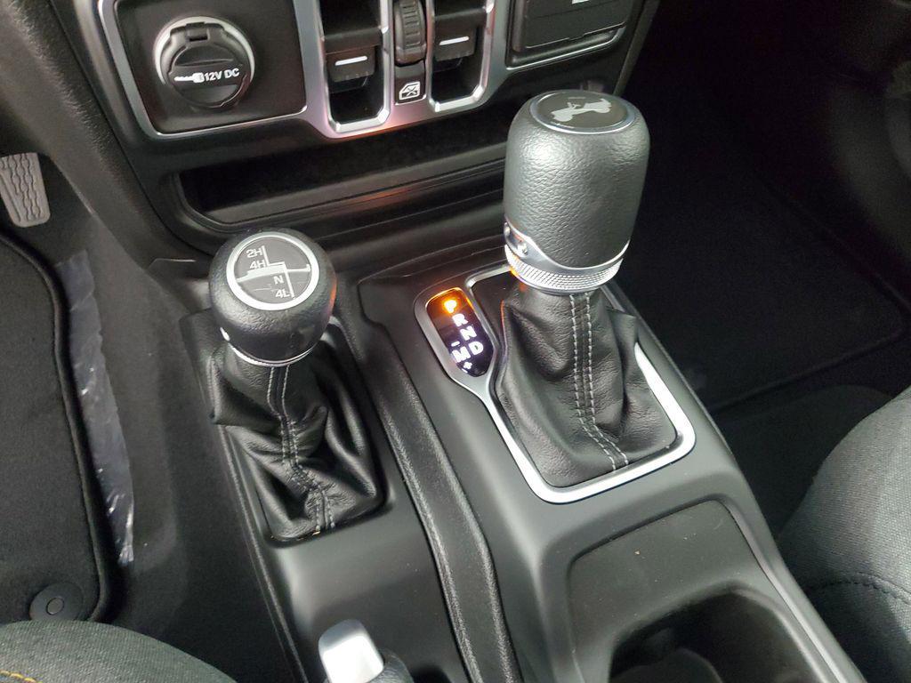new 2025 Jeep Wrangler car, priced at $37,350
