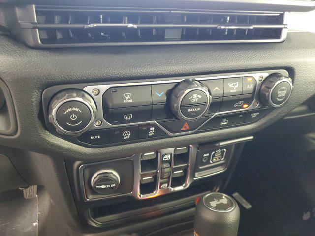 new 2025 Jeep Wrangler car, priced at $43,975