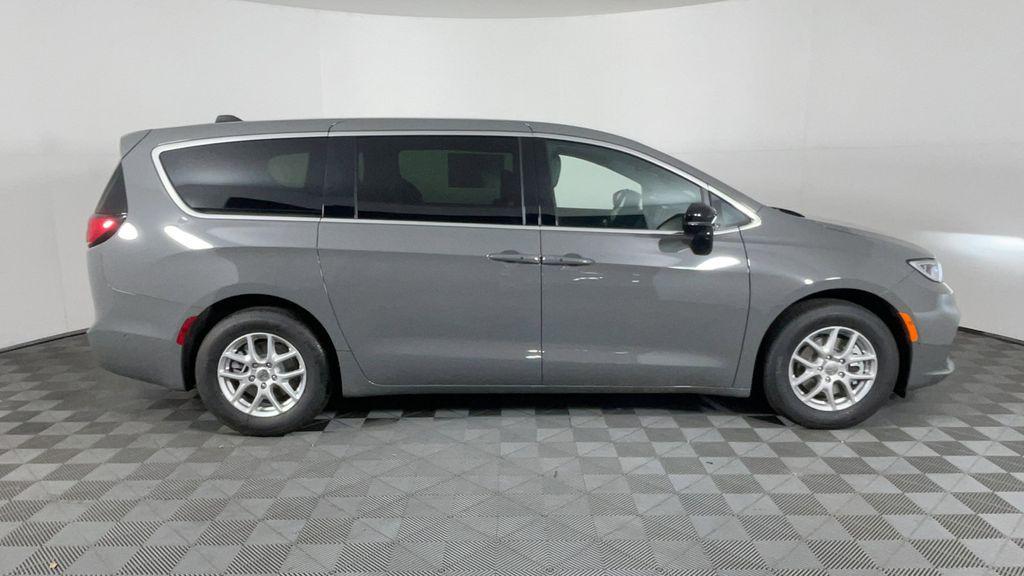 new 2025 Chrysler Pacifica car, priced at $40,650
