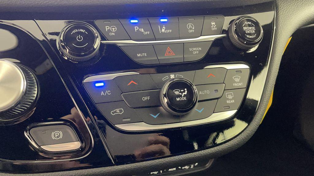 new 2025 Chrysler Pacifica car, priced at $40,650