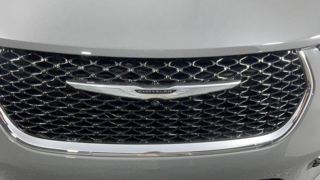 new 2025 Chrysler Pacifica car, priced at $40,650