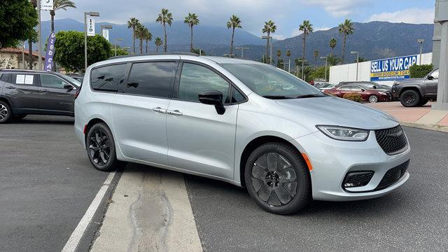 new 2023 Chrysler Pacifica car, priced at $52,935