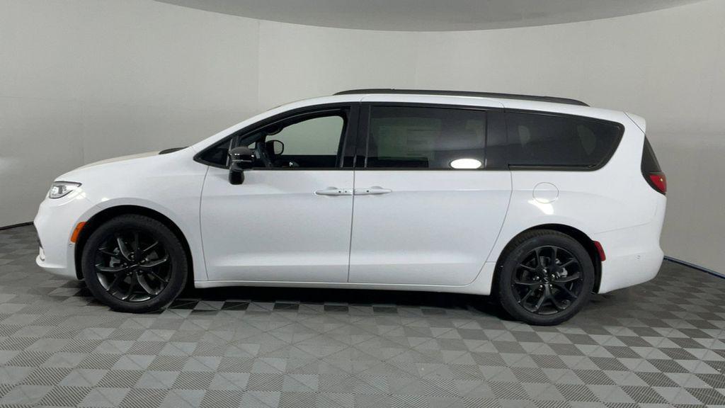 new 2025 Chrysler Pacifica car, priced at $46,950
