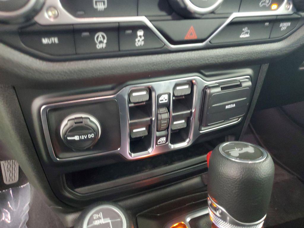 new 2025 Jeep Wrangler car, priced at $40,250