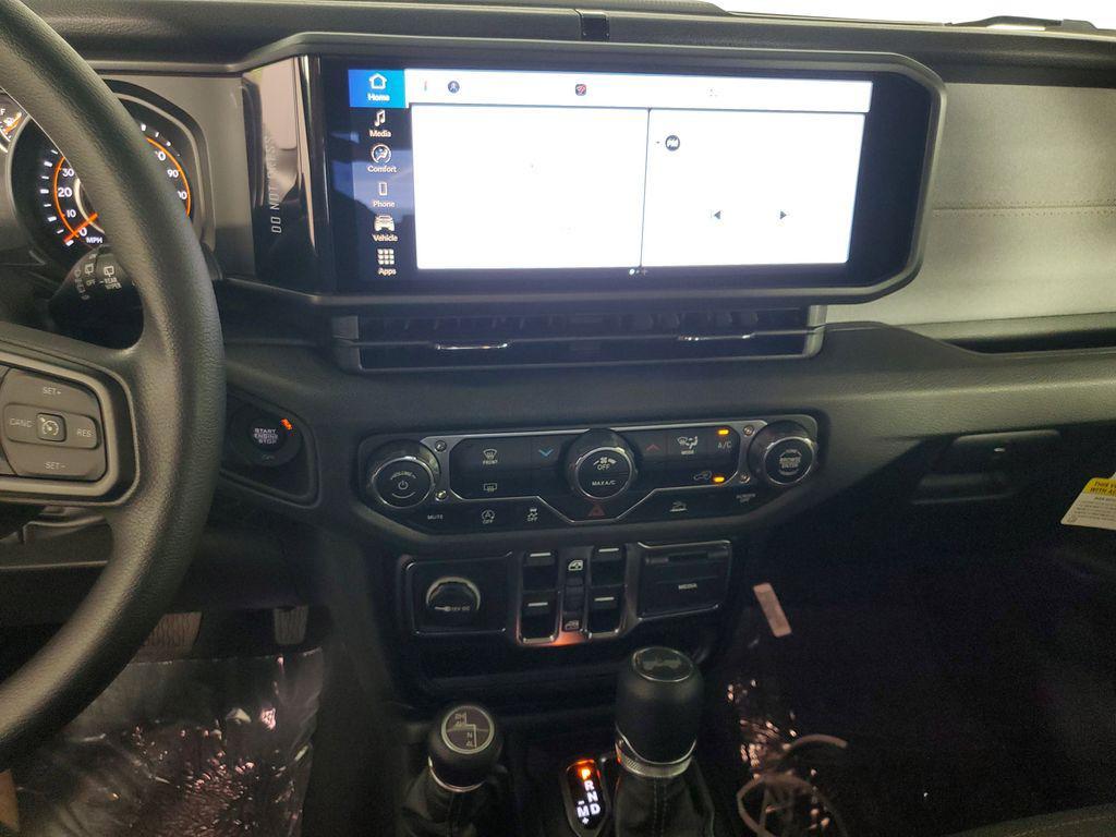 new 2025 Jeep Wrangler car, priced at $40,250