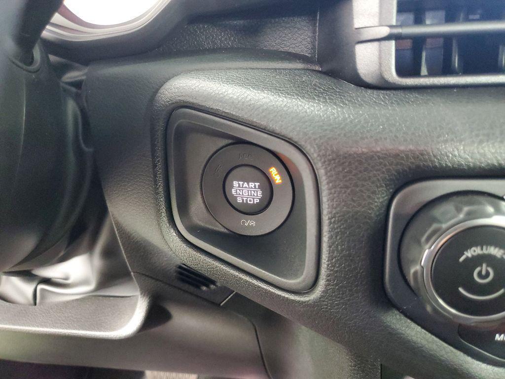 new 2025 Jeep Wrangler car, priced at $40,250