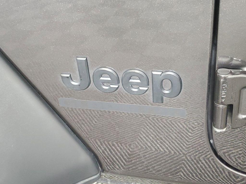 used 2020 Jeep Gladiator car, priced at $25,463