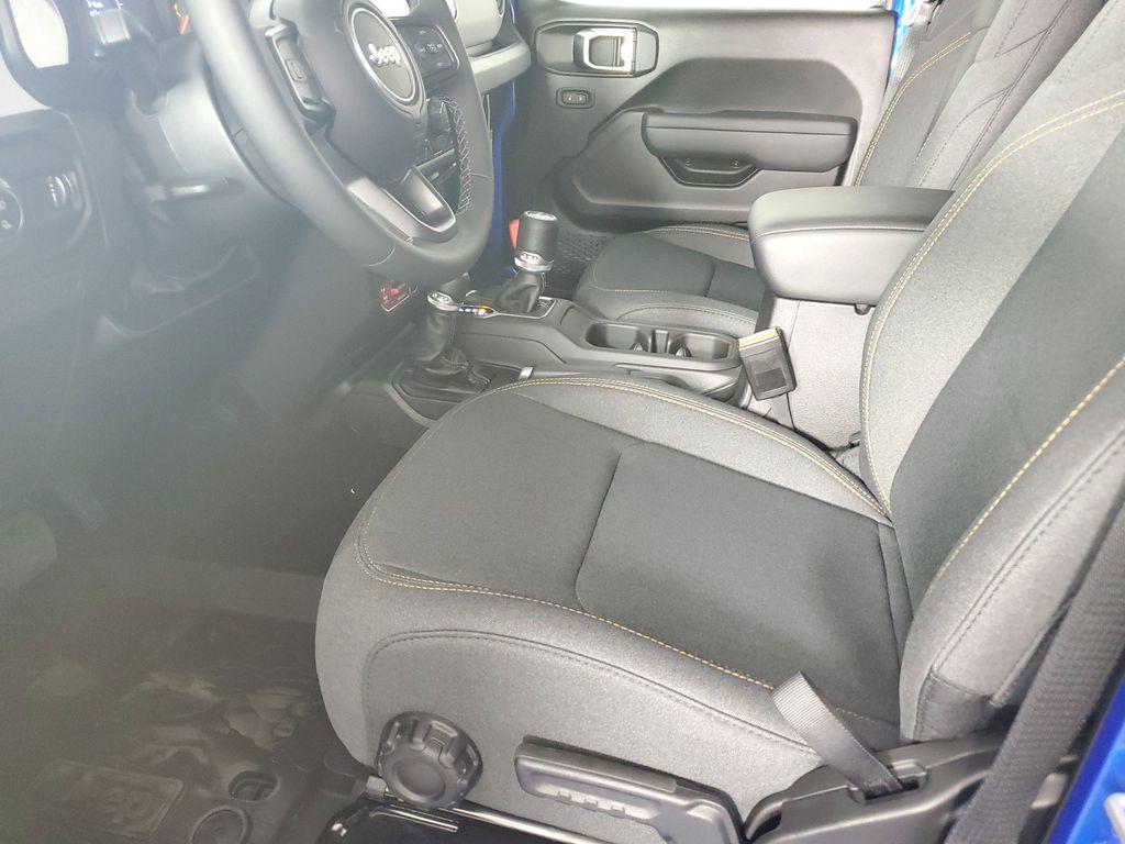 new 2025 Jeep Gladiator car, priced at $45,750