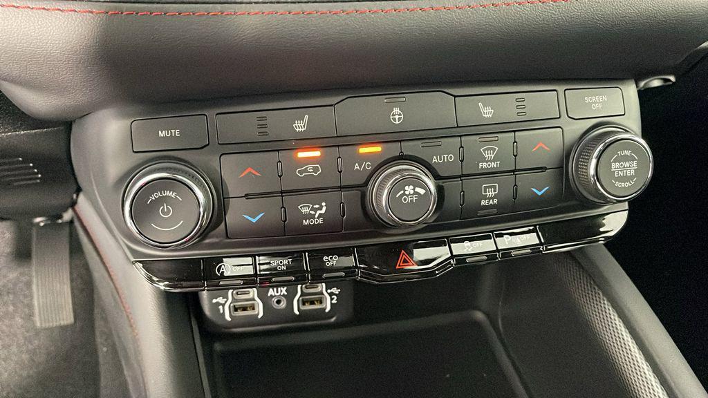 new 2025 Dodge Durango car, priced at $39,850