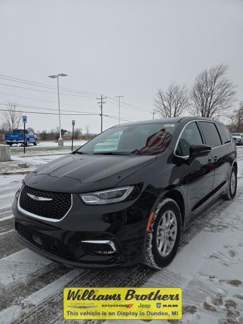 new 2025 Chrysler Pacifica car