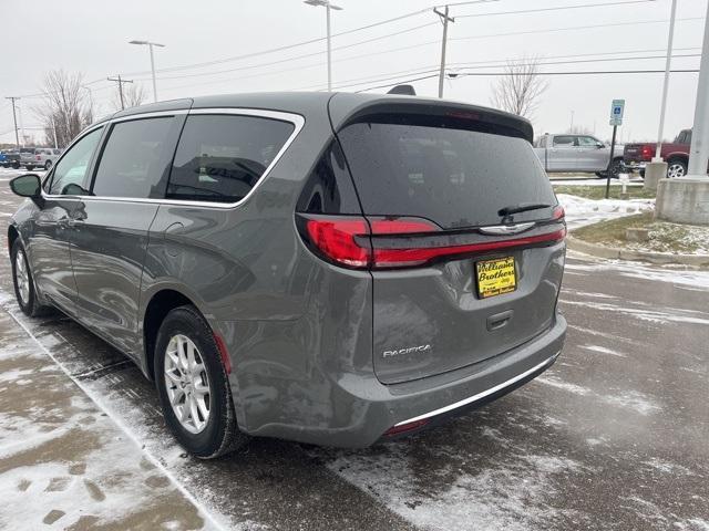 new 2025 Chrysler Pacifica car