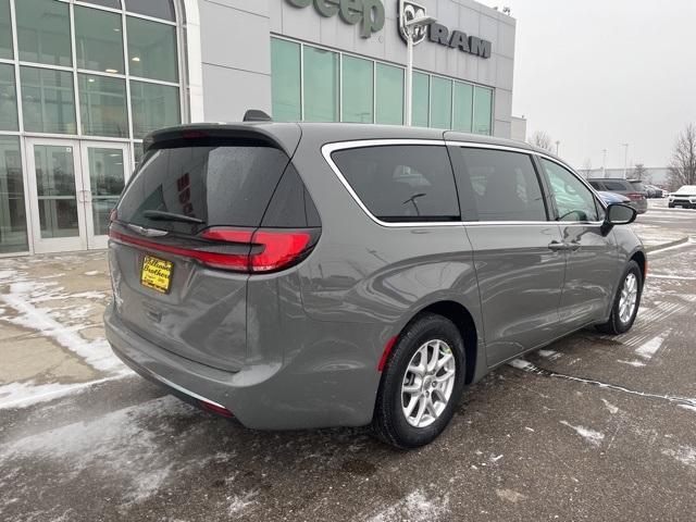 new 2025 Chrysler Pacifica car