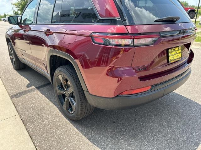 new 2024 Jeep Grand Cherokee car, priced at $46,689