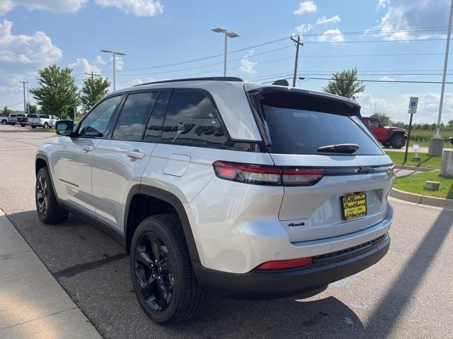 new 2024 Jeep Grand Cherokee car, priced at $43,652