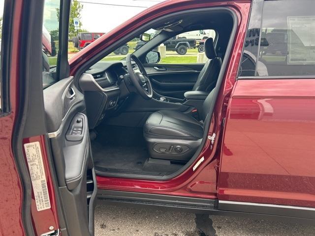 new 2024 Jeep Grand Cherokee L car, priced at $52,043