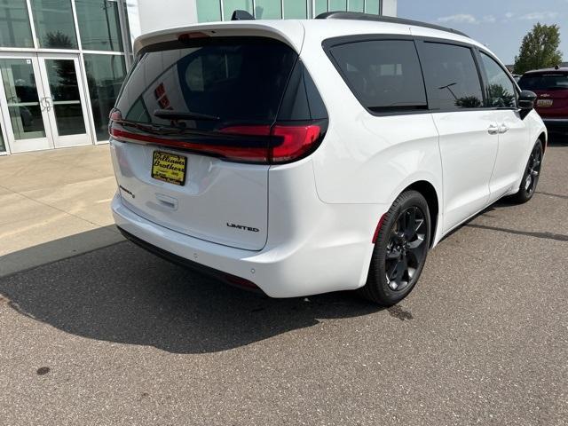 new 2024 Chrysler Pacifica car, priced at $45,954