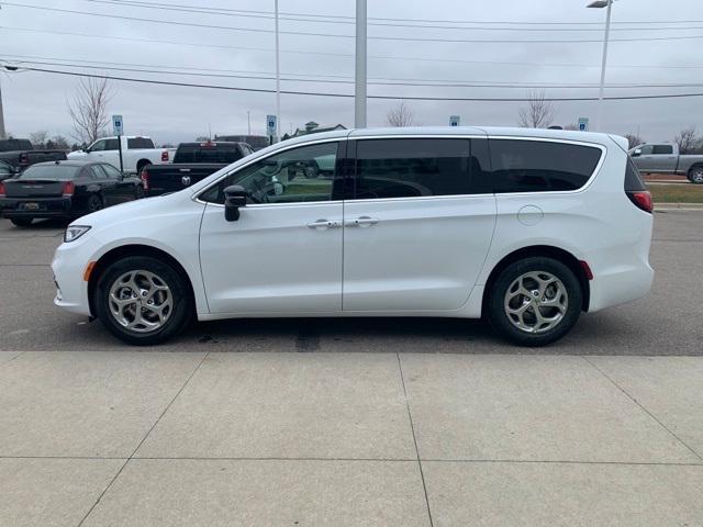 new 2024 Chrysler Pacifica car, priced at $44,419