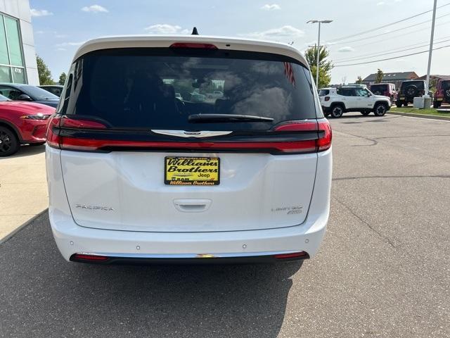 new 2024 Chrysler Pacifica car, priced at $47,187