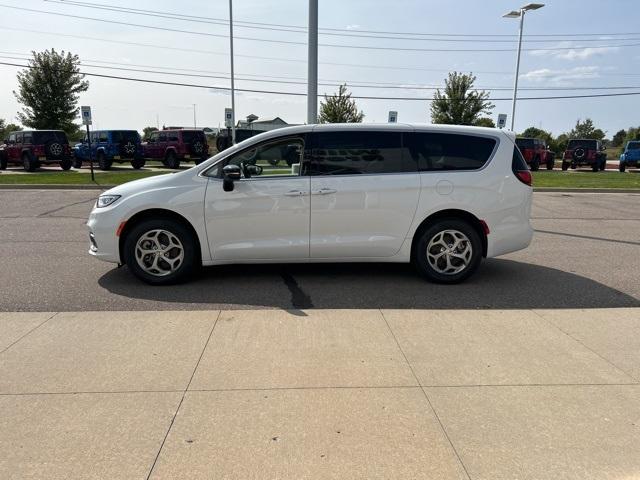 new 2024 Chrysler Pacifica car, priced at $47,187