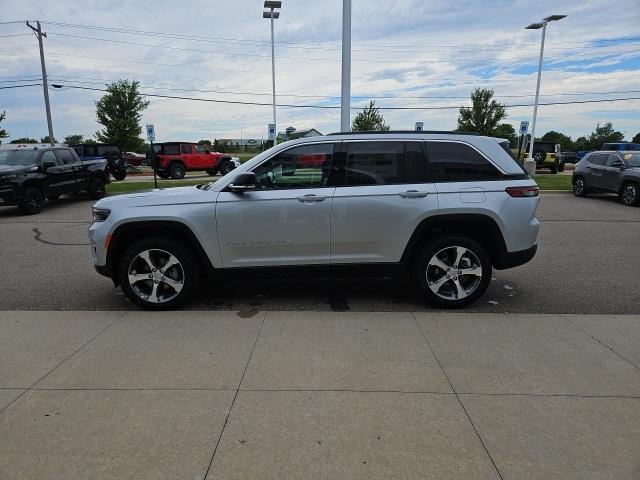 new 2024 Jeep Grand Cherokee car, priced at $46,604