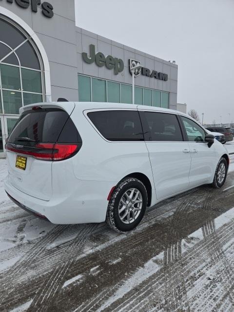 new 2025 Chrysler Pacifica car