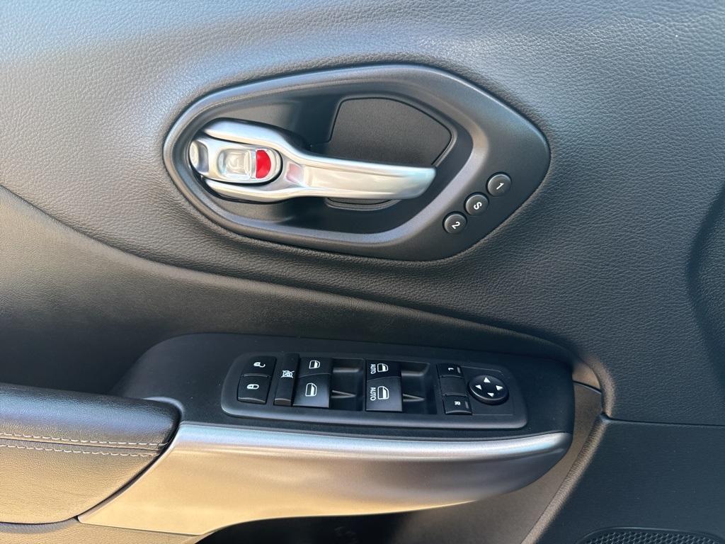 used 2019 Jeep Cherokee car, priced at $15,900