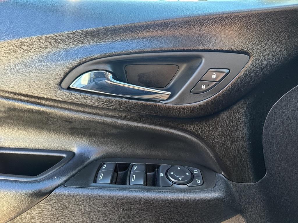 used 2021 Chevrolet Equinox car, priced at $17,400