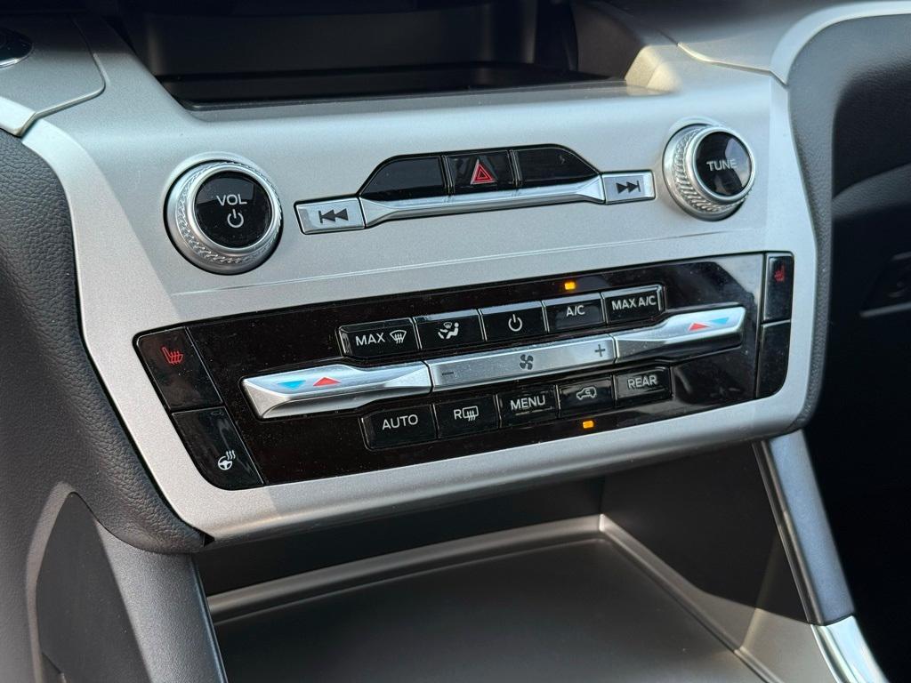 used 2022 Ford Explorer car, priced at $31,400