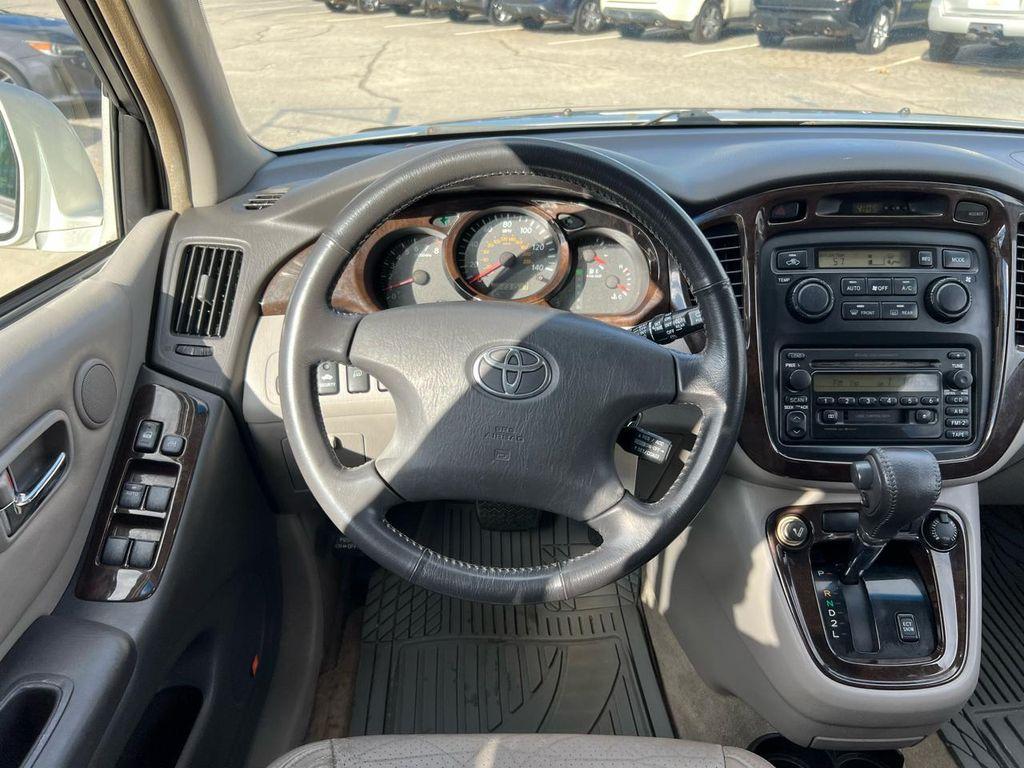 used 2001 Toyota Highlander car, priced at $3,900