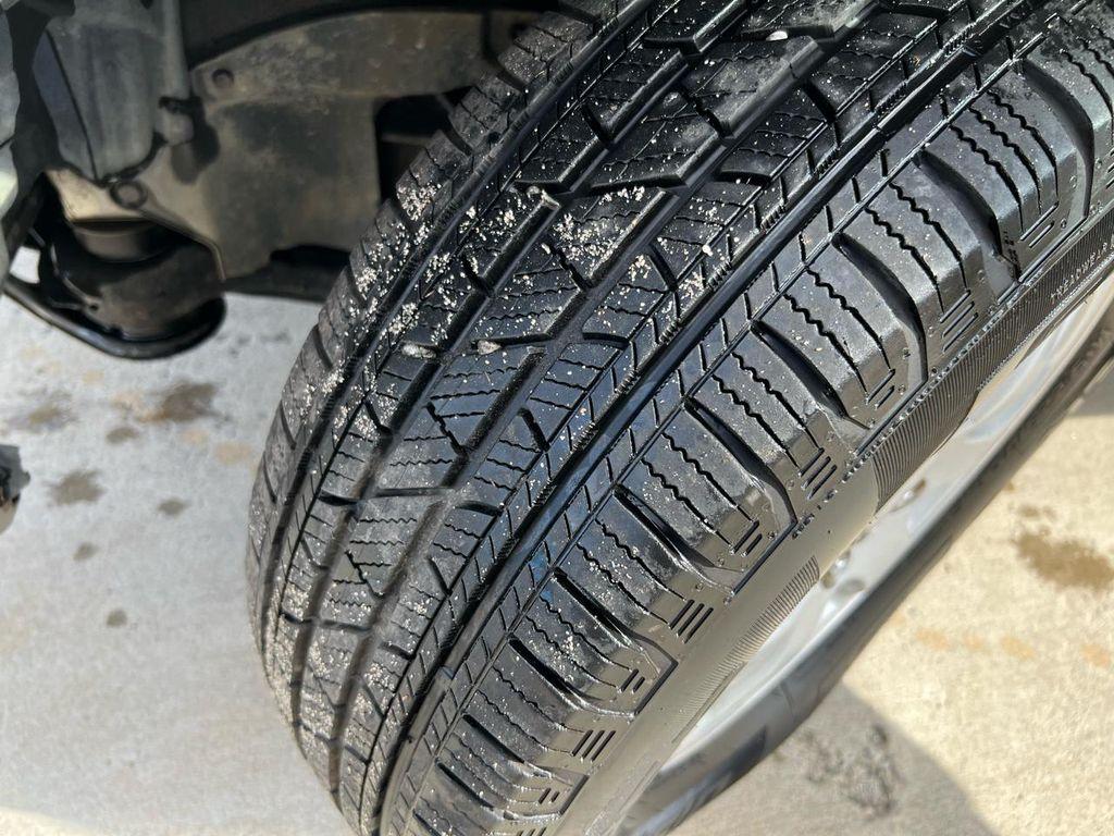 used 2001 Toyota Highlander car, priced at $3,900