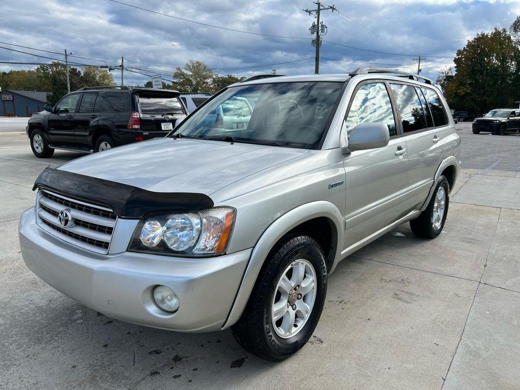 used 2001 Toyota Highlander car, priced at $3,900