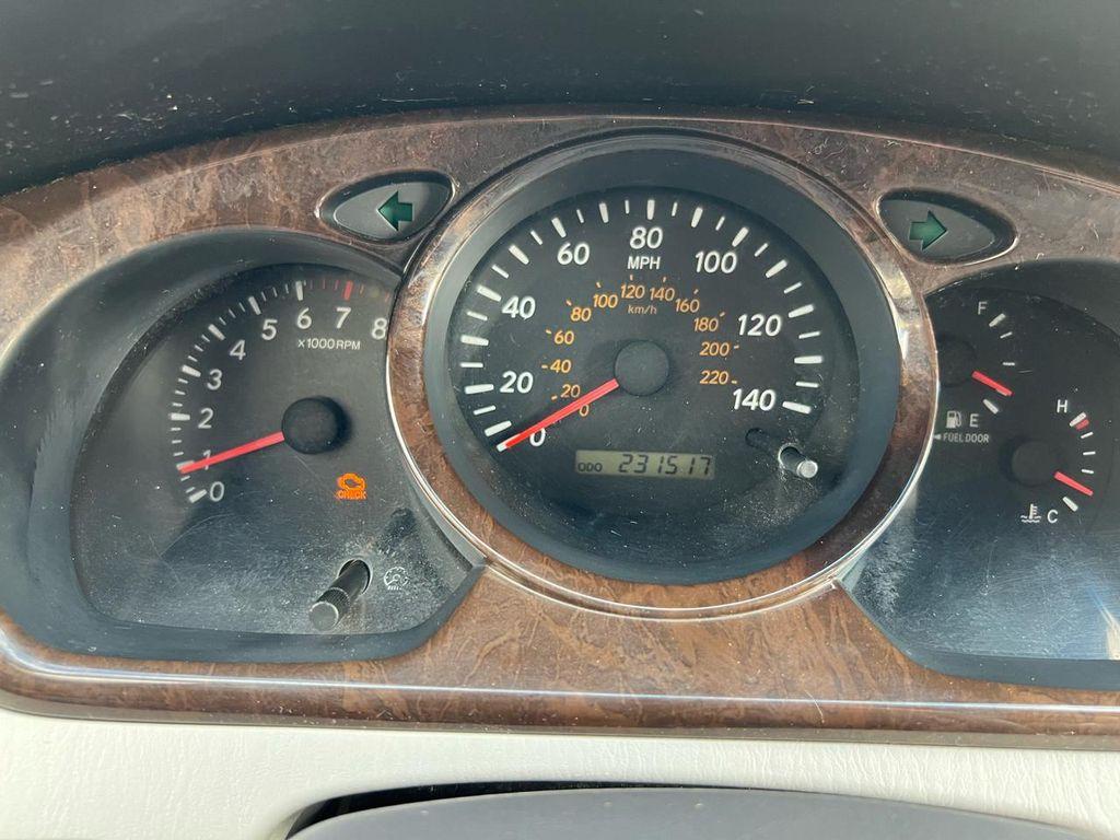 used 2001 Toyota Highlander car, priced at $3,900