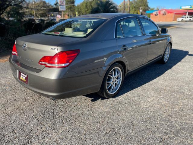 used 2006 Toyota Avalon car, priced at $3,900