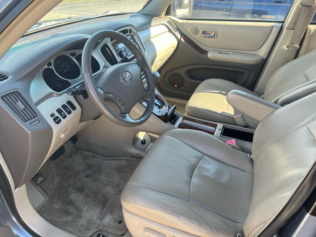 used 2005 Toyota Highlander car, priced at $4,900